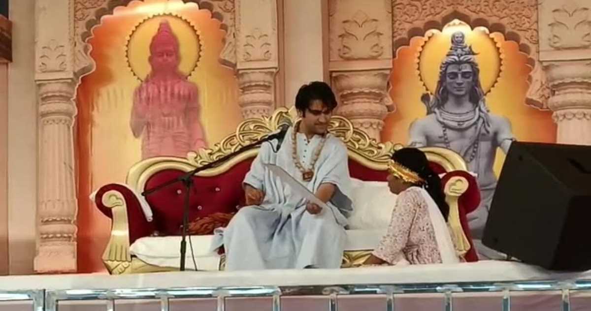 बाबा बागेश्वर प. धीरेंद्र शास्त्री की कथा सिमरिया में, नकुल नाथ यजमान, लाखों भक्त पहुँचे बाबा बागेश्वर प. धीरेंद्र शास्त्री की कथा सिमरिया में, नकुल नाथ यजमान, लाखों भक्त पहुँचे